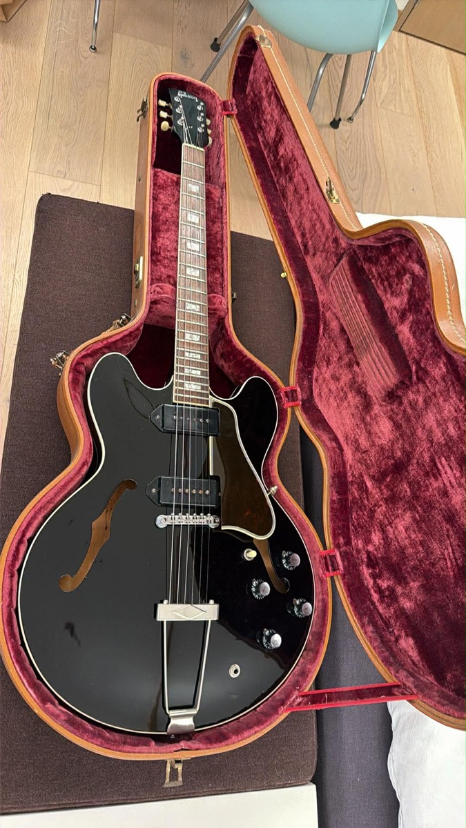 1966 Gibson ES-330 instrument photograph