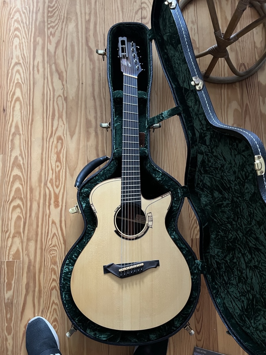 2012 Matsuda 7 String instrument photograph