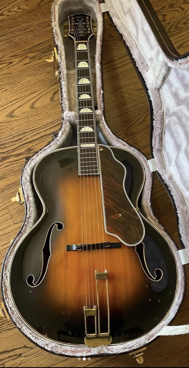 1939 Epiphone Deluxe John Pisano instrument photograph